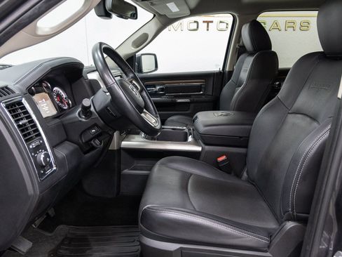 Used 2016 RAM 1500 Laramie w/ Convenience Group image 7