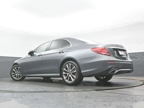 Used 2020 Mercedes-Benz E 450 4MATIC Sedan image 29