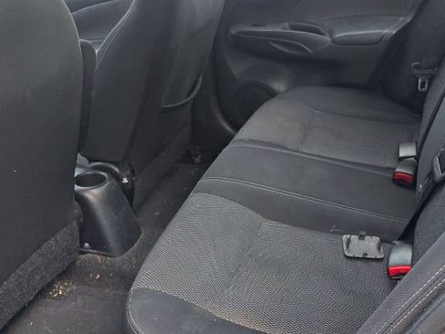 Used 2014 Nissan Versa SV FWD image 31