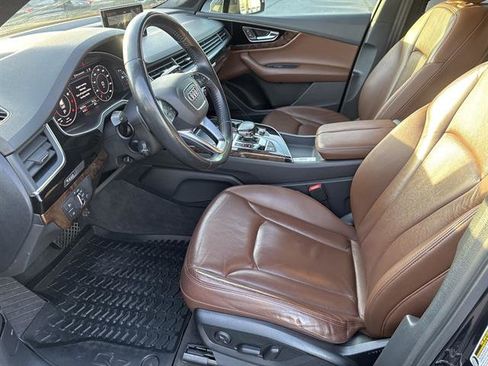 Used 2017 Audi Q7 3.0T Premium Plus w/ Premium Plus Package image 9