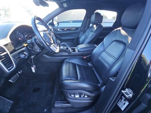 Used 2019 Porsche Cayenne S AWD/4WD image 7