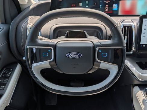 Used 2025 Ford Expedition Platinum AWD/4WD image 34