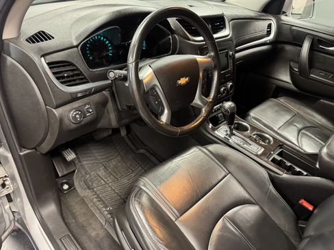 Used 2015 Chevrolet Traverse LT FWD image 10