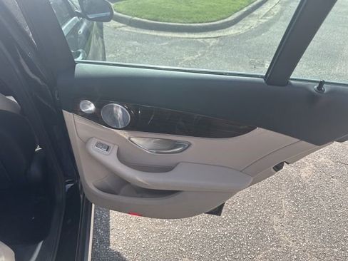 Used 2015 Mercedes-Benz C 300 Sedan image 15