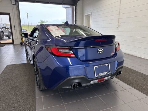 Used 2023 Toyota GR86 Premium RWD image 6
