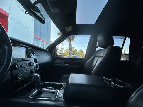 Used 2017 Ford Expedition Platinum image 15