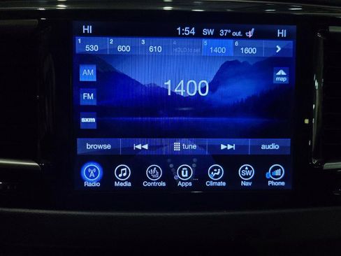 Used 2017 Chrysler Pacifica Touring-L image 25