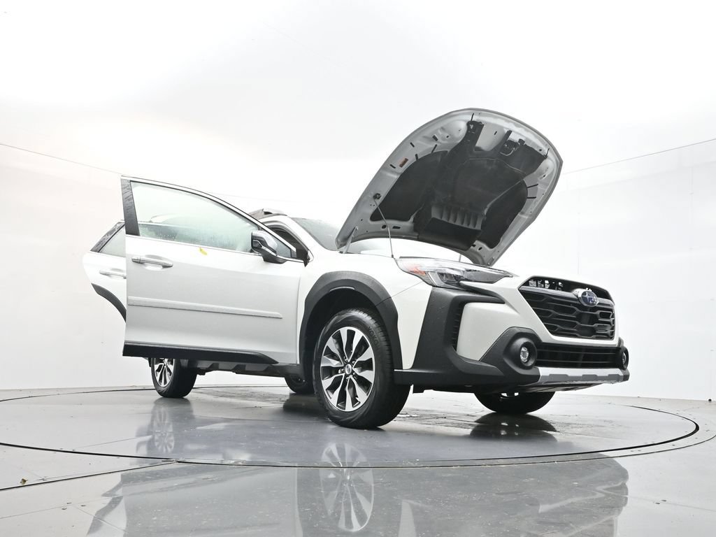 Used 2025 Subaru Outback Touring XT AWD/4WD image 43