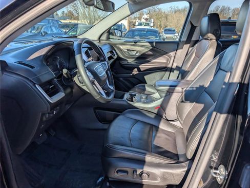 Used 2023 GMC Terrain SLT image 16