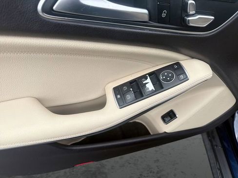 Used 2018 Mercedes-Benz GLA 250 4MATIC image 21