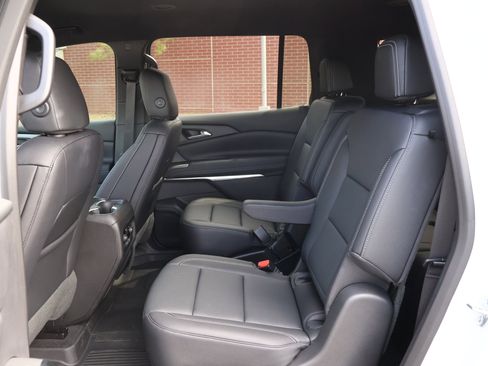 New 2026 Chevrolet Traverse LT w/ LPO, Floor Liner Package FWD image 18