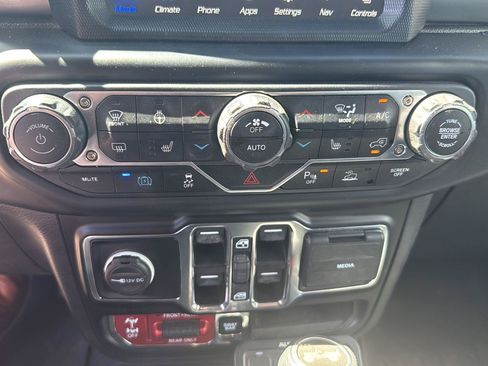 Used 2021 Jeep Wrangler Unlimited Rubicon 4xe w/ Cold Weather Group AWD/4WD image 20