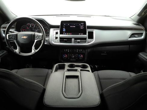 Used 2021 Chevrolet Suburban LS RWD image 3