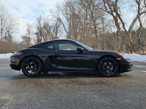 Used 2019 Porsche 718 Cayman image 8