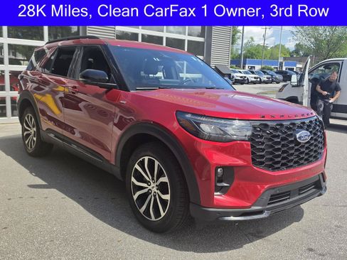 Used 2025 Ford Explorer ST-Line AWD/4WD image 1