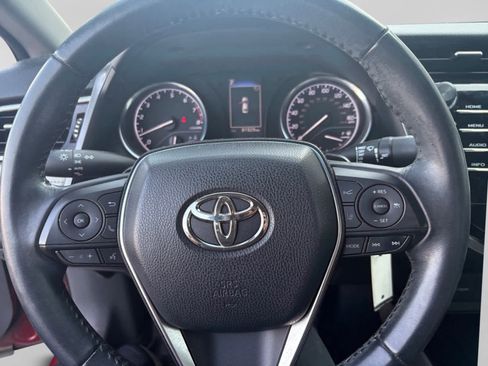 Used 2018 Toyota Camry SE FWD image 12