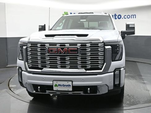 Used 2026 GMC Sierra 2500 Denali w/ Technology Package AWD/4WD image 6