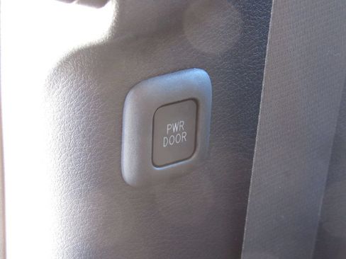 Certified 2025 Toyota Sienna XLE w/ XLE Plus Package AWD/4WD image 39