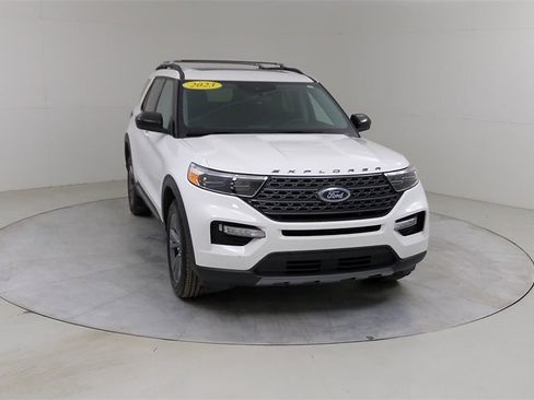 Certified 2023 Ford Explorer XLT w/ Equipment Group 202A image 11