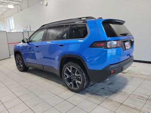 New 2026 Jeep Cherokee Overland w/ Trailer Tow Group AWD/4WD image 4