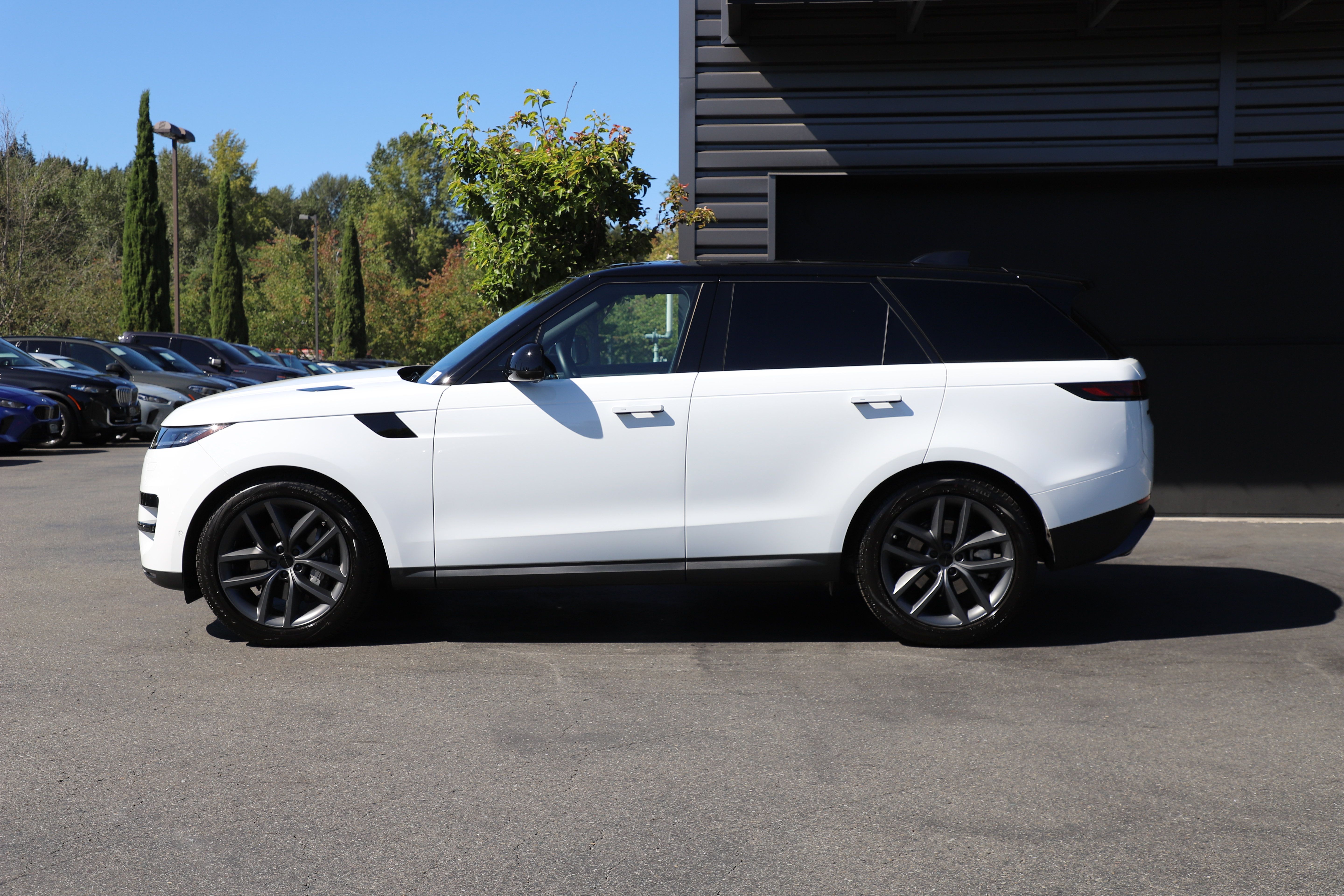 Certified 2026 Land Rover Range Rover Sport SE AWD/4WD image 5
