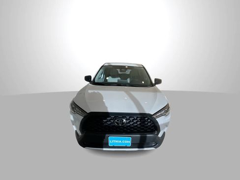 Used 2024 Toyota Corolla Cross L AWD/4WD image 2