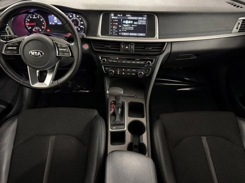 Used 2019 Kia Optima S image 3