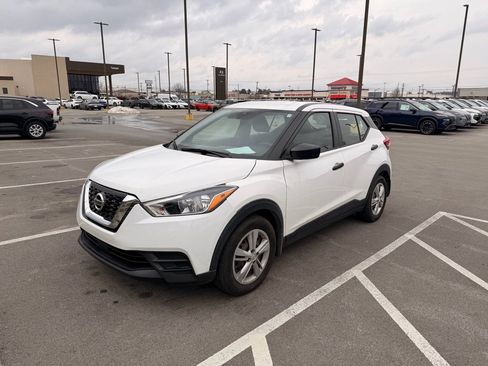 Certified 2020 Nissan Kicks S image 1