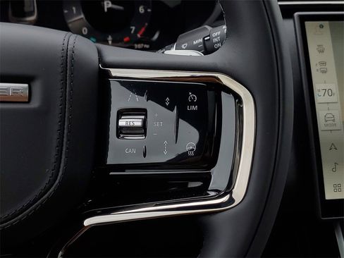 New 2026 Land Rover Range Rover Velar Dynamic SE image 20