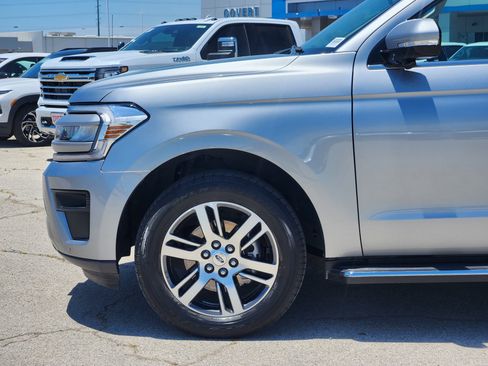Used 2022 Ford Expedition XLT RWD image 9