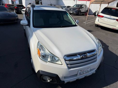 Used 2014 Subaru Outback 2.5i Premium AWD/4WD image 12