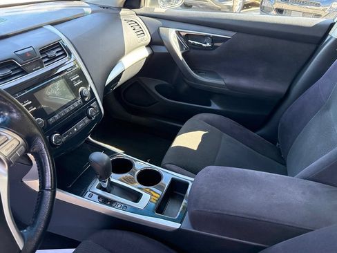 Used 2013 Nissan Altima 2.5 SV FWD image 29