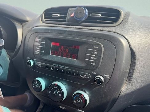 Used 2015 Kia Soul image 14