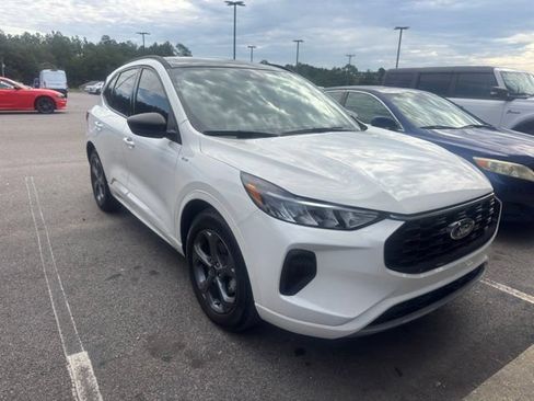 Used 2024 Ford Escape ST-Line w/ Tech Pack #1 FWD image 3