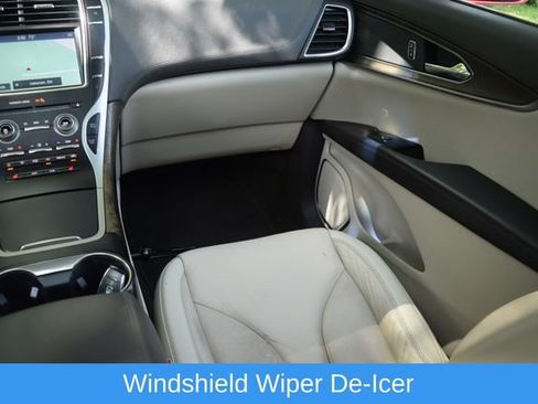 Used 2019 Lincoln Nautilus Select FWD image 13