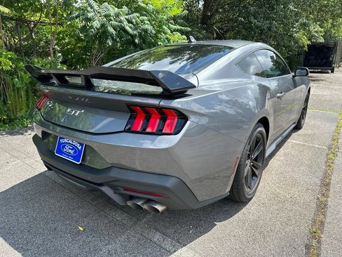 Used 2025 Ford Mustang GT RWD image 3