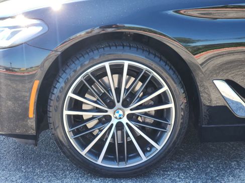 Used 2021 BMW 530i xDrive w/ Premium Package AWD/4WD image 9