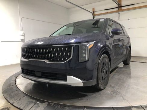 New 2026 Kia Carnival image 3