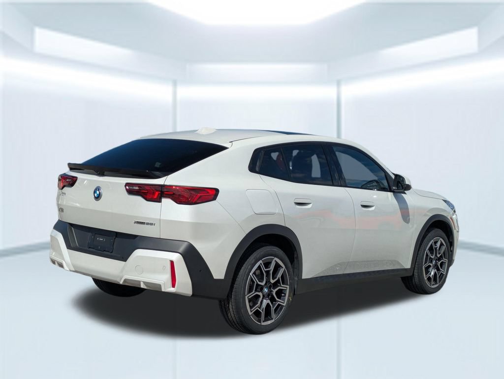 Used 2025 BMW X2 xDrive28i w/ Technology Package AWD/4WD image 5
