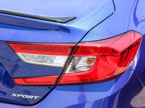 Used 2022 Honda Accord Sport image 9