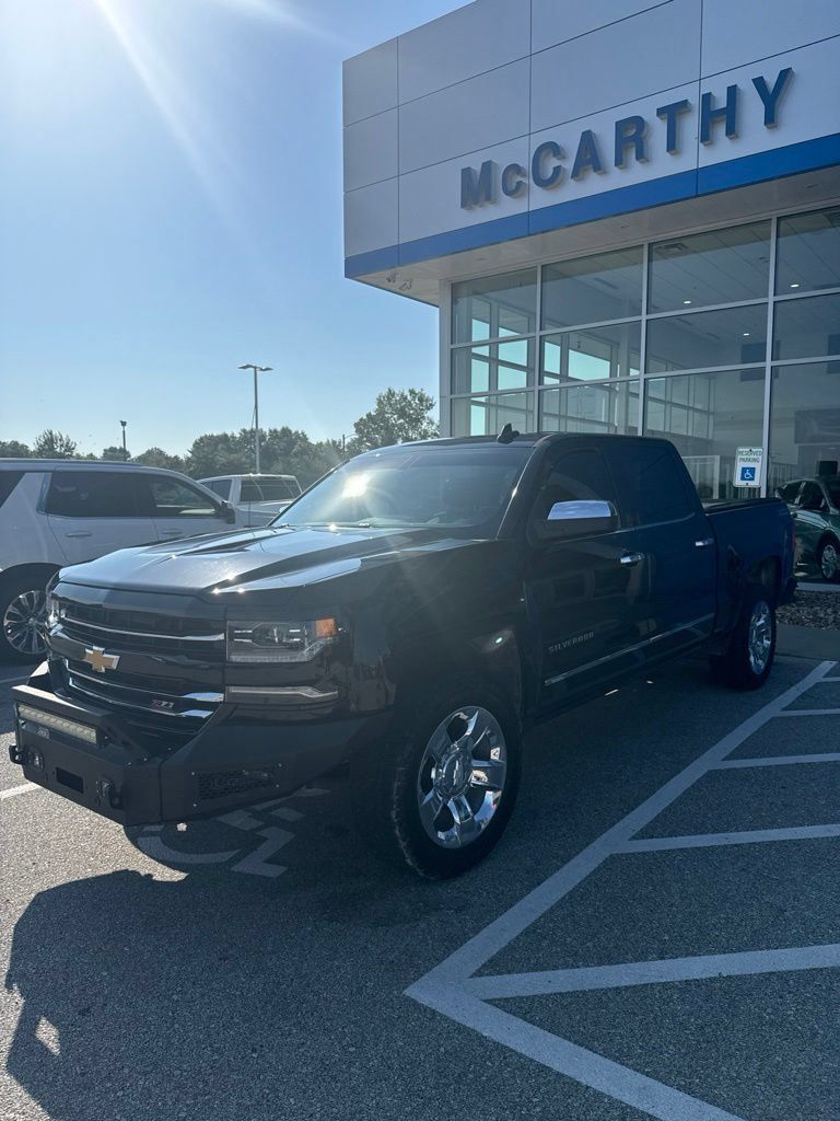 Used 2017 Chevrolet Silverado 1500 LTZ Z71 w/ LTZ Plus Package AWD/4WD image 2