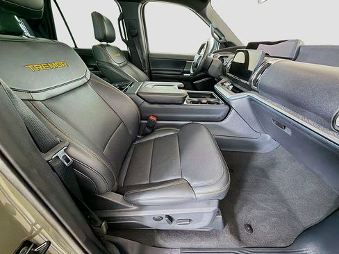 Used 2025 Ford Expedition Tremor AWD/4WD image 27