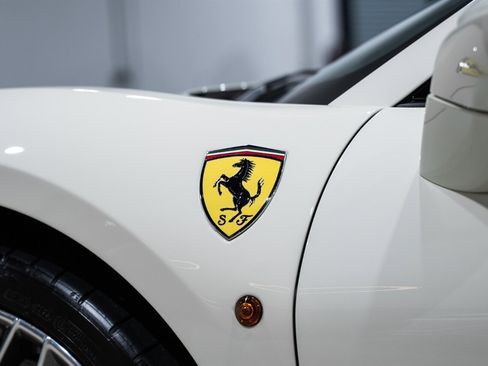 Used 2018 Ferrari 488 Spider image 64