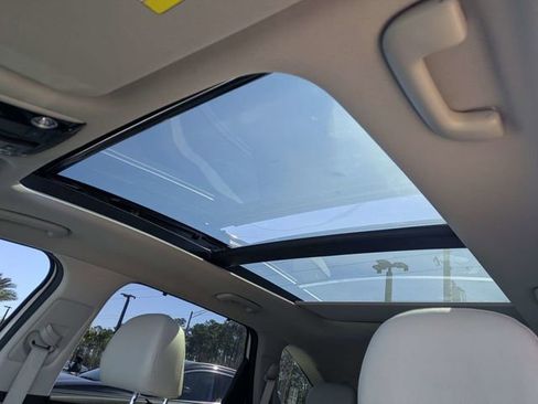 Used 2023 Kia Sorento SX image 21