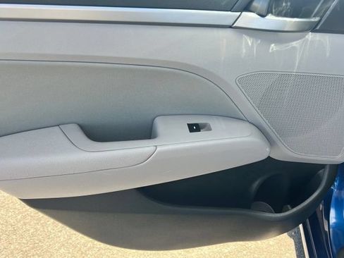 Used 2018 Hyundai Elantra SEL FWD image 15