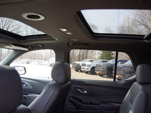 Certified 2023 Chevrolet Traverse LT w/ LT Premium Package image 19