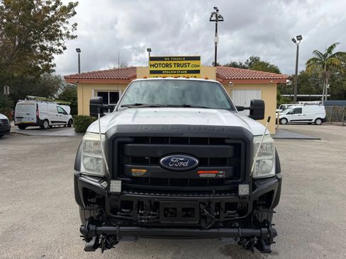 Used 2013 Ford F550 4x4 Crew Cab Super Duty w/ Payload Upgrade Pkg image 7
