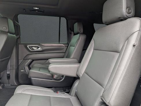 Used 2023 Chevrolet Suburban Z71 w/ Luxury Package AWD/4WD image 28