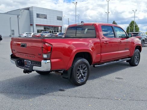 Certified 2022 Toyota Tacoma SR5 AWD/4WD image 7