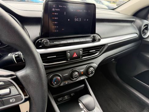 Used 2023 Kia Forte LXS w/ LXS Technology Package FWD image 22